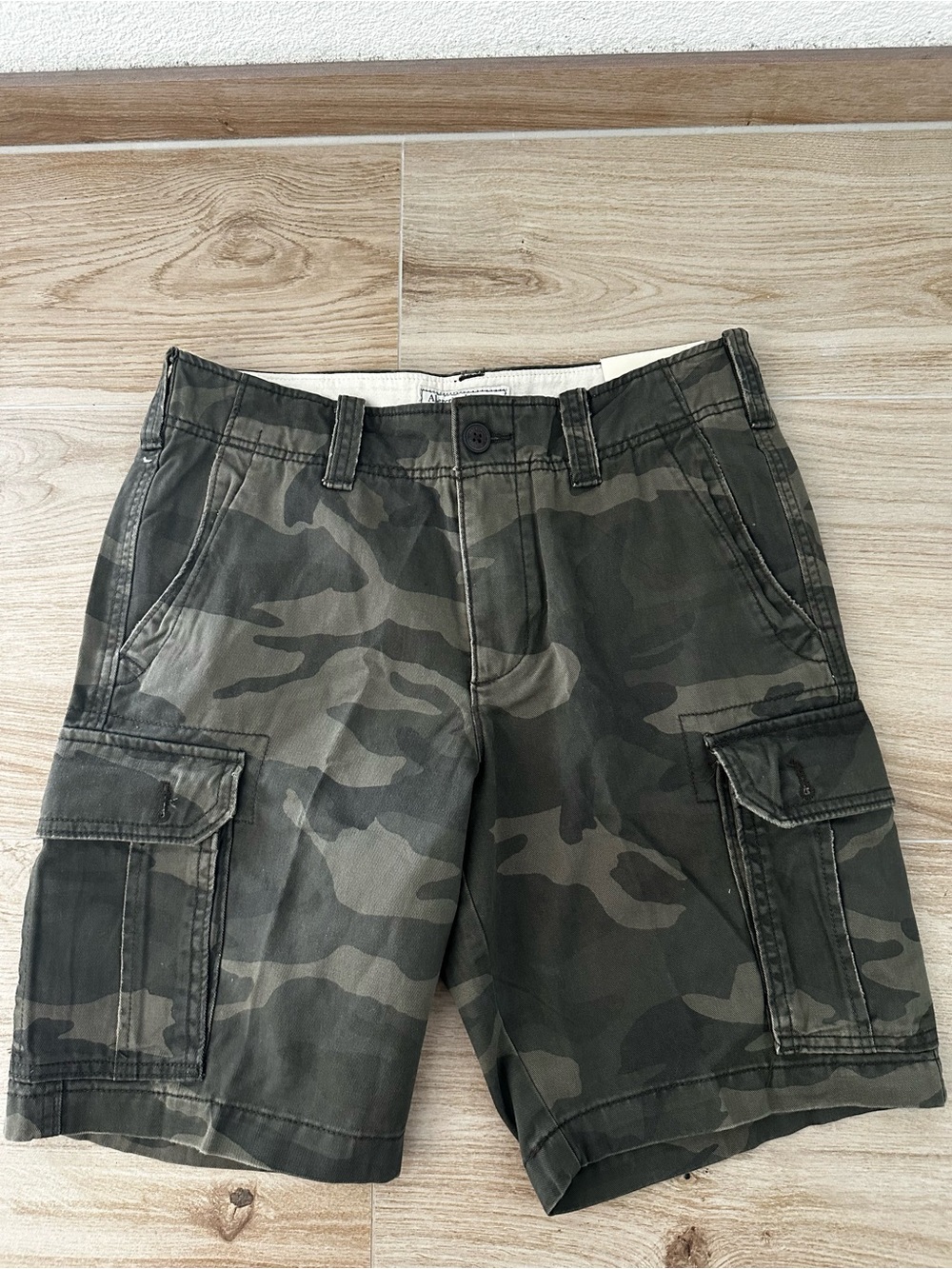 Abercrombie and Fitch Men’s Cargo Camouflage Shorts, size 30.